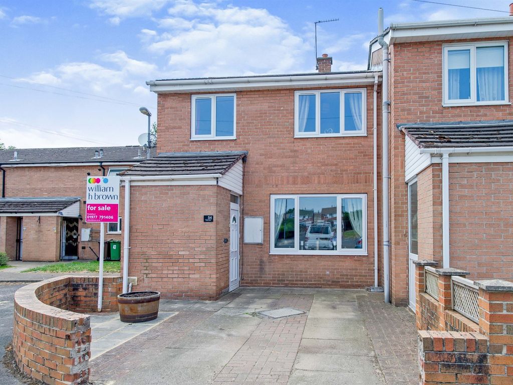 3 bed semidetached house for sale in Kirkby Close, South Kirkby