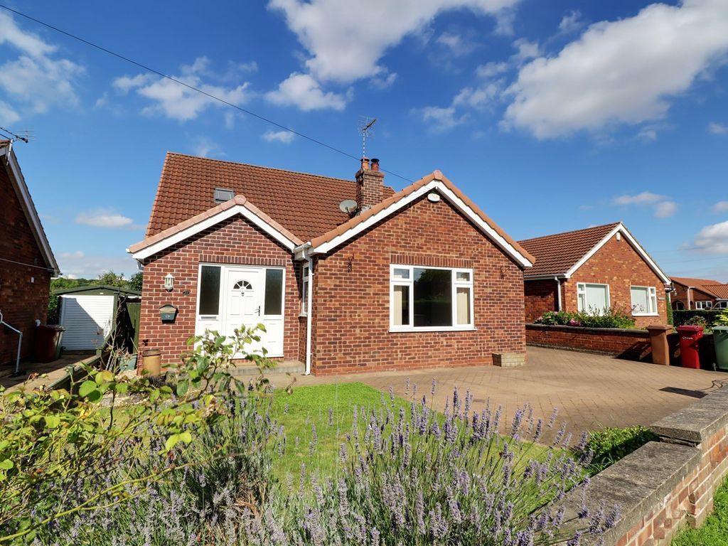 4 bed detached bungalow for sale in Church Walk, Owston Ferry DN9, £