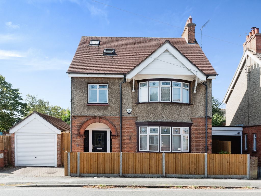 4 bed detached house for sale in Lennox Road, Bletchley, Milton Keynes, Buckinghamshire MK2, £