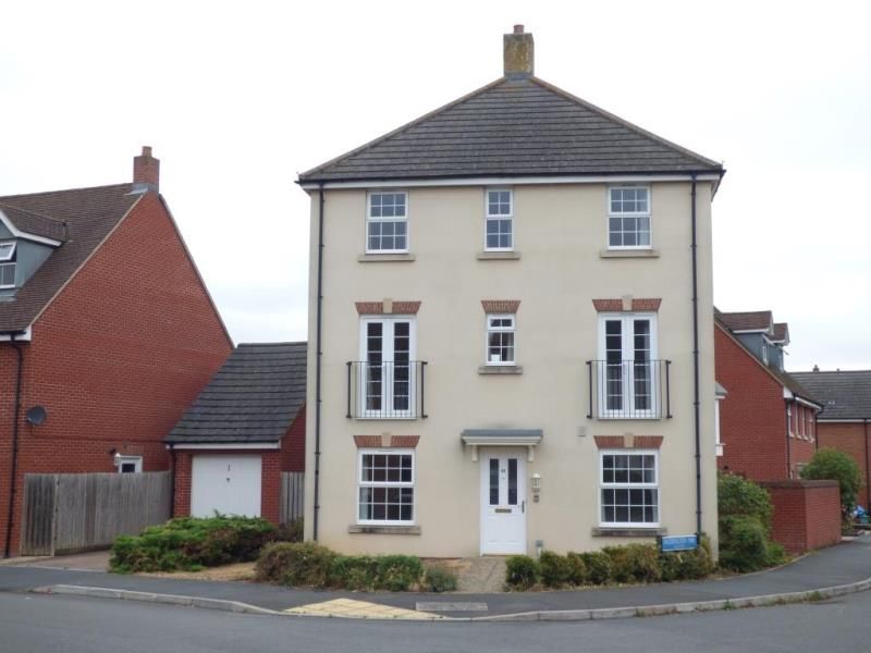 4 bed town house to rent in Linton Avenue Kingsway, Quedgeley