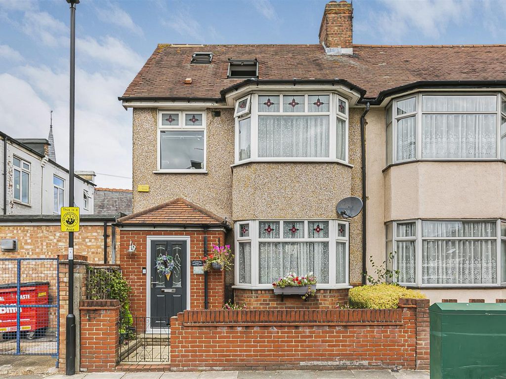 4 bed end terrace house for sale in Birkbeck Road, Enfield EN2 Zoopla