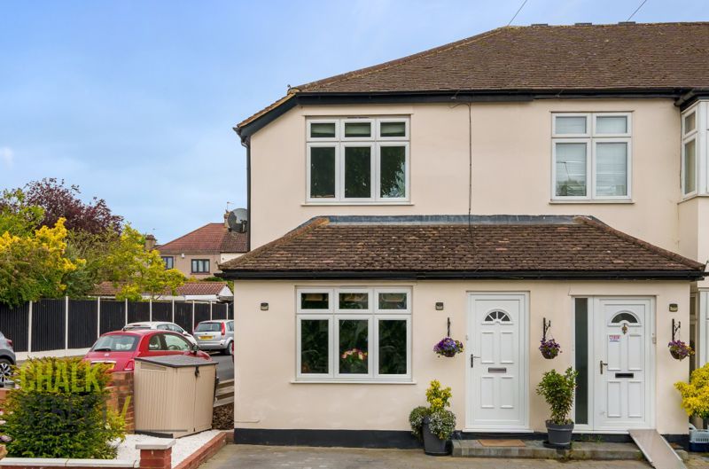 2 bed terraced house for sale in Westland Avenue, Hornchurch RM11 Zoopla