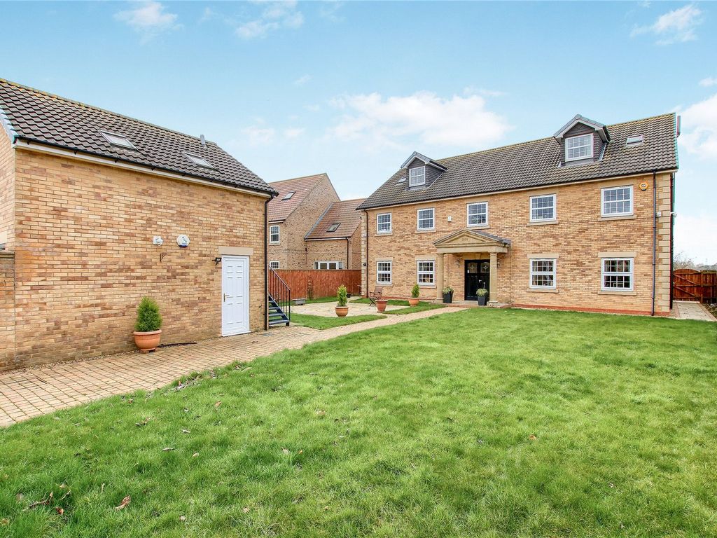 6 bed detached house for sale in Portchester Close, Ingleby Barwick