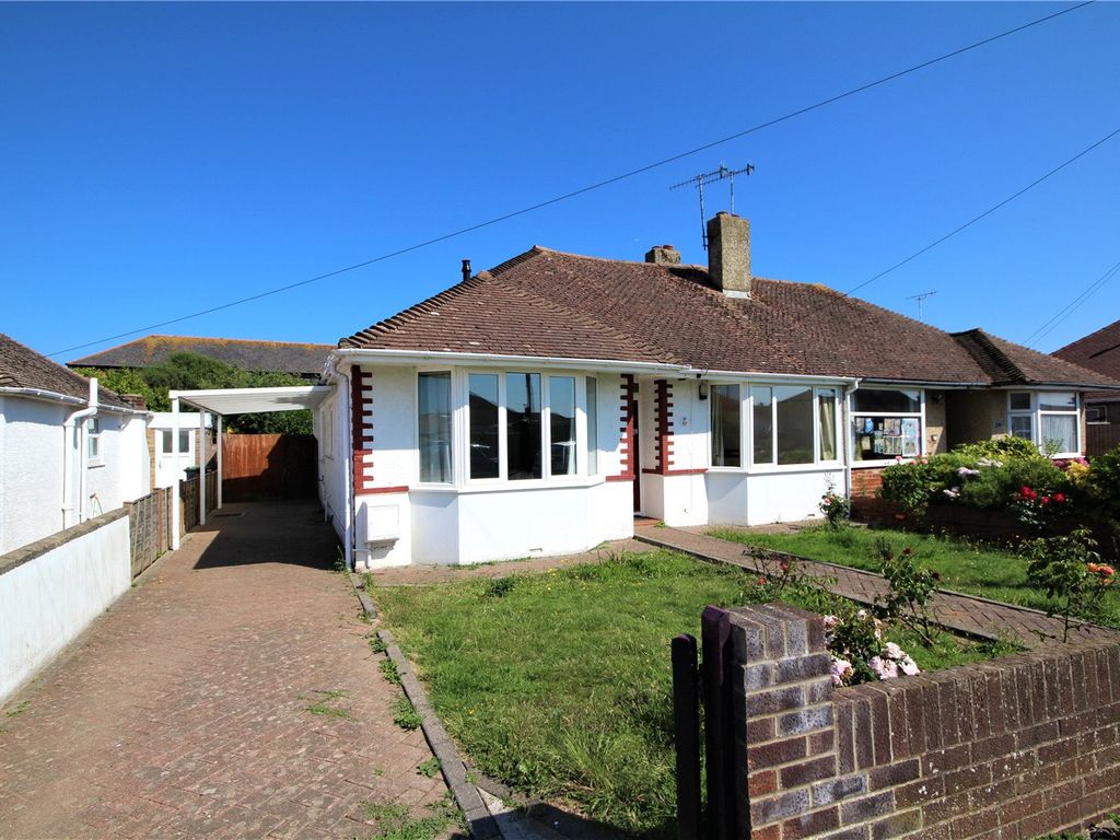 2 bed bungalow to rent in Chester Avenue, Lancing, West Sussex BN15