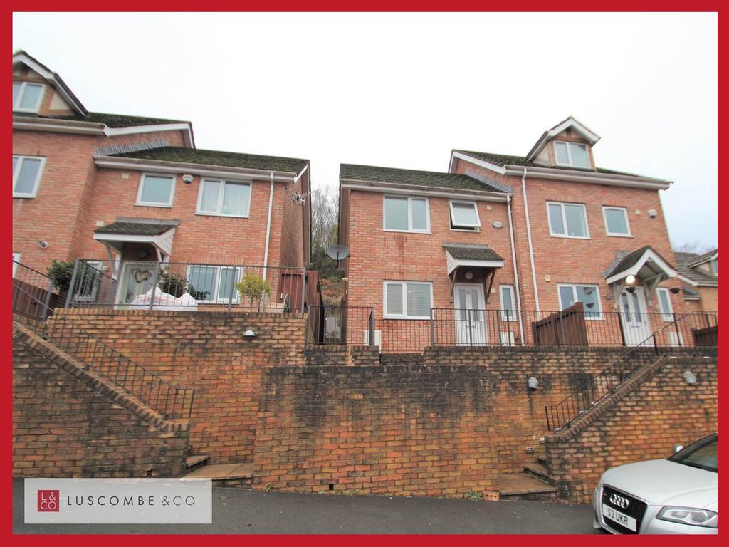 1 bed semidetached house to rent in Woodside Walk, Wattsville