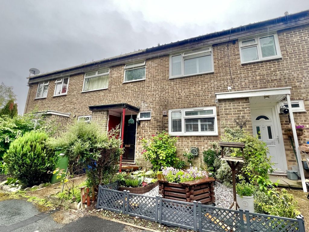 3 bed terraced house for sale in Silver Hill, College Town, Sandhurst