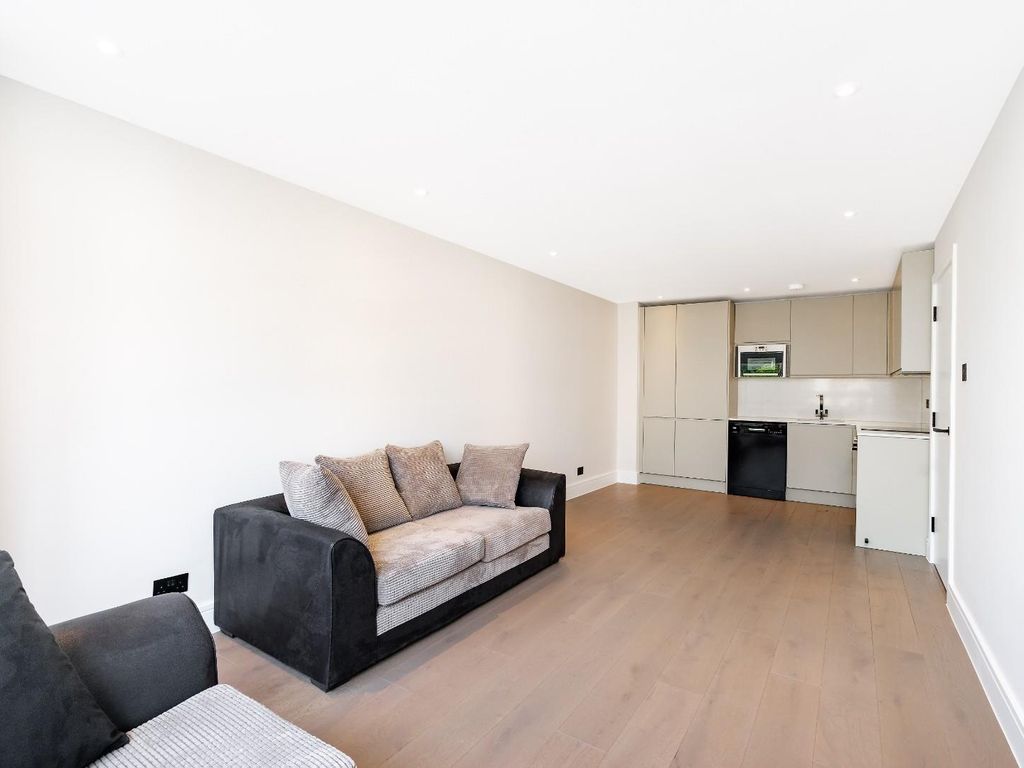 2 bed flat to rent in Finchley Road, London NW3 Zoopla