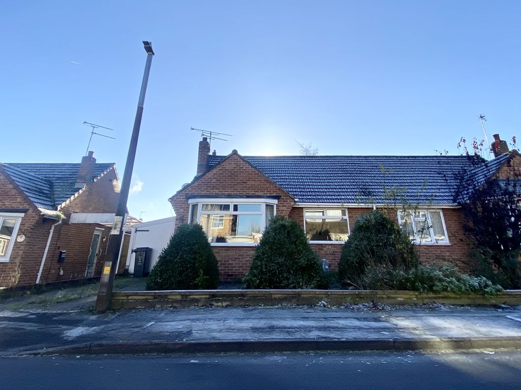 2 bed bungalow for sale in Queensfield, Swindon SN2 Zoopla