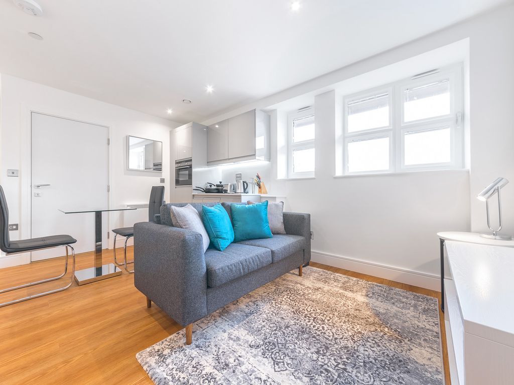 Studio to rent in Greenview House, 75 London Road, Romford RM7 Zoopla