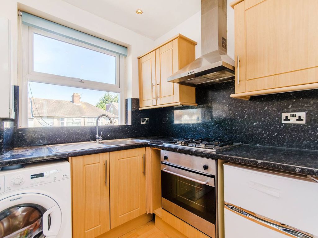 1 bed flat for sale in Athelstone Road, Harrow Weald, Harrow HA3, £