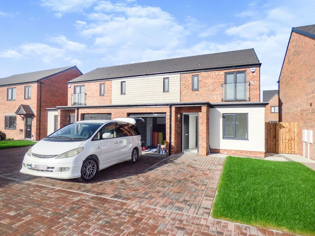 3 bed semidetached house to rent in Winder Drive, Hazlerigg, Newcastle