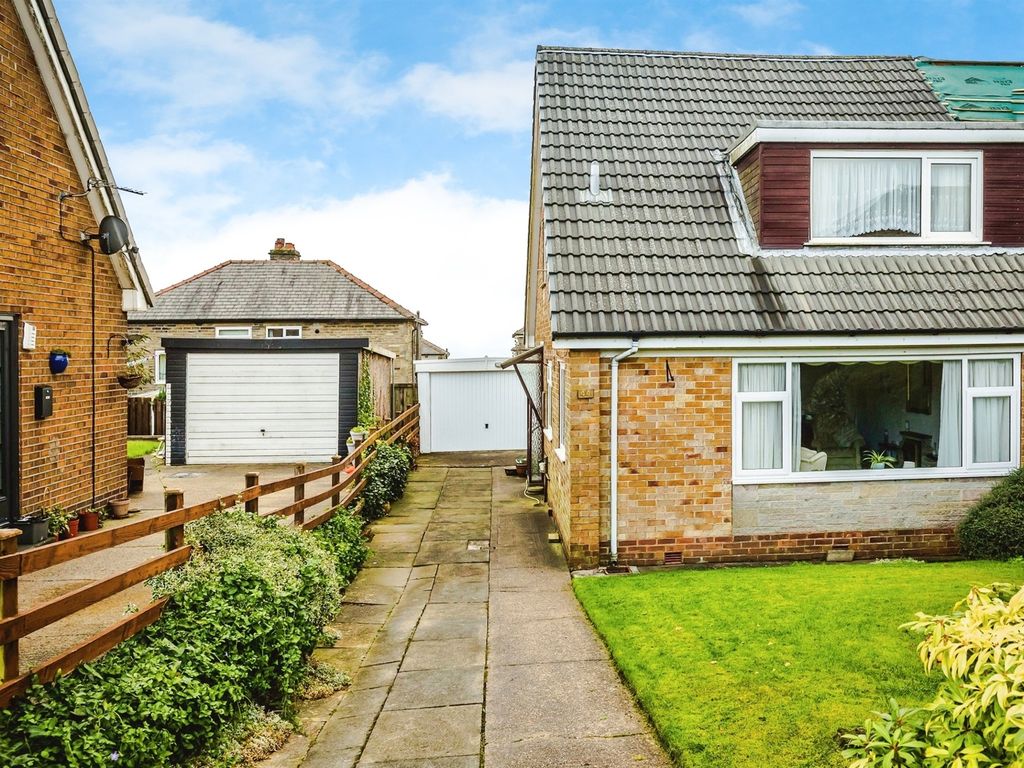 3 bed semidetached house for sale in Kirkstone Drive, Norton Tower