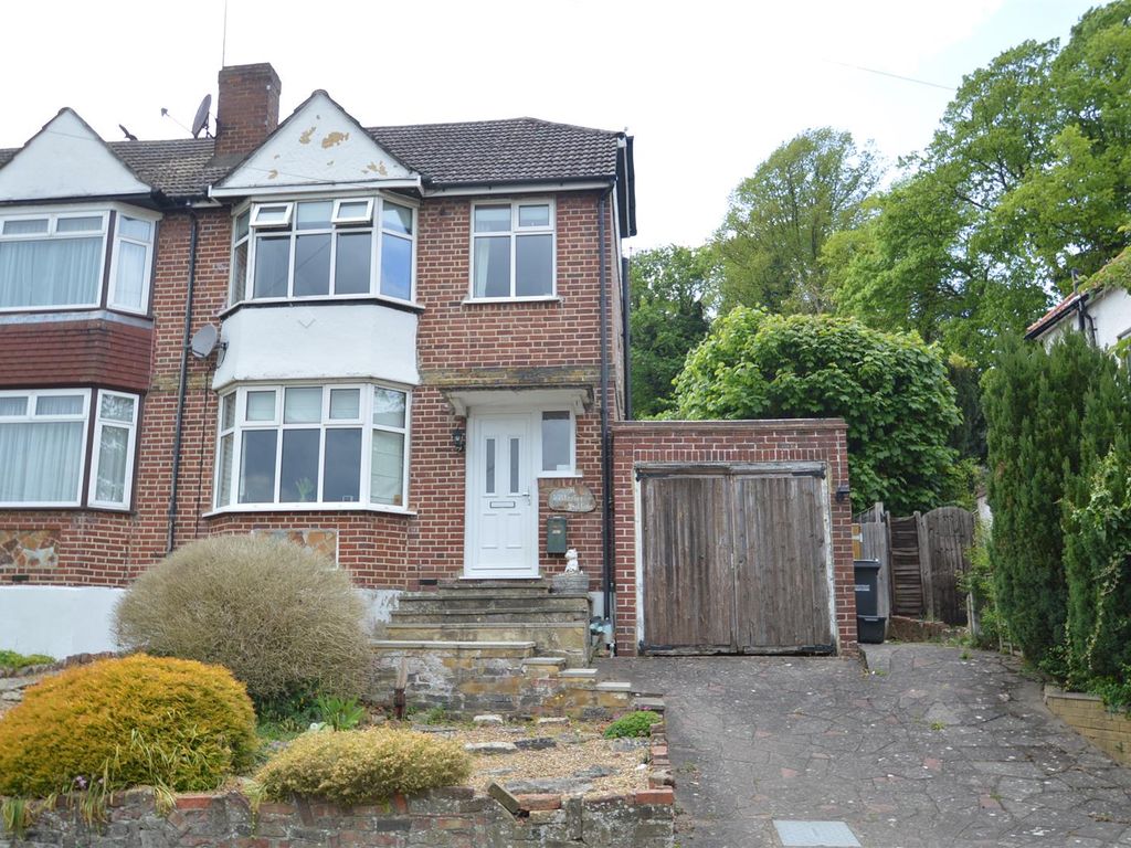 3 bed property for sale in Hempshaw Avenue, Banstead SM7 Zoopla