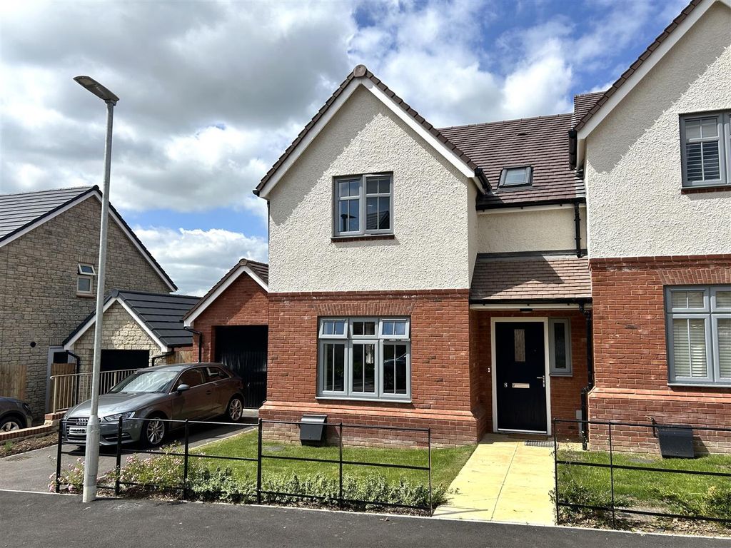 3 bed semidetached house to rent in Cornhill, Patterdown, Chippenham