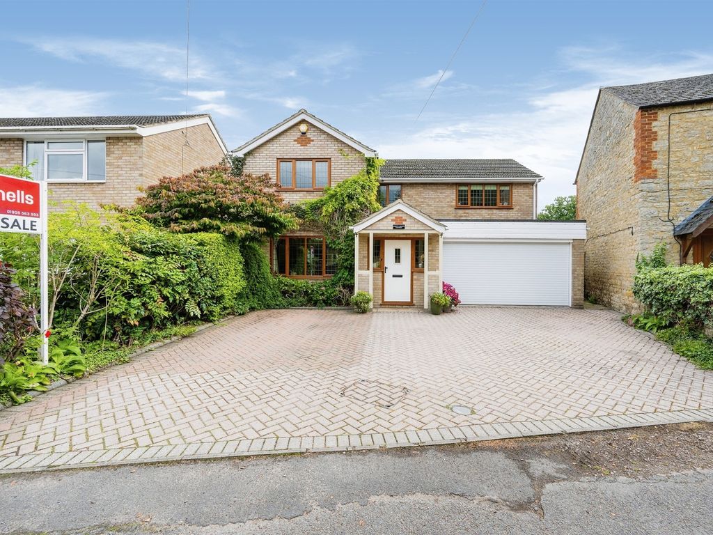 4 bed detached house for sale in Main Street, Cosgrove, Milton Keynes