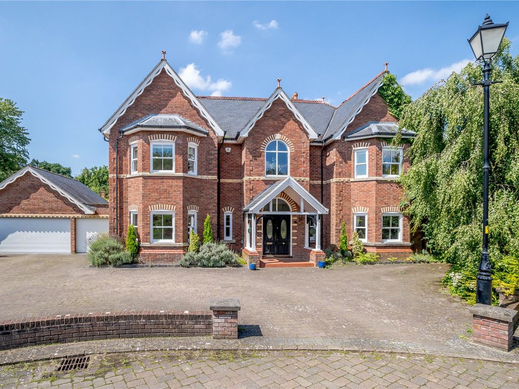 5 bed detached house for sale in St. Close, Knutsford, Cheshire