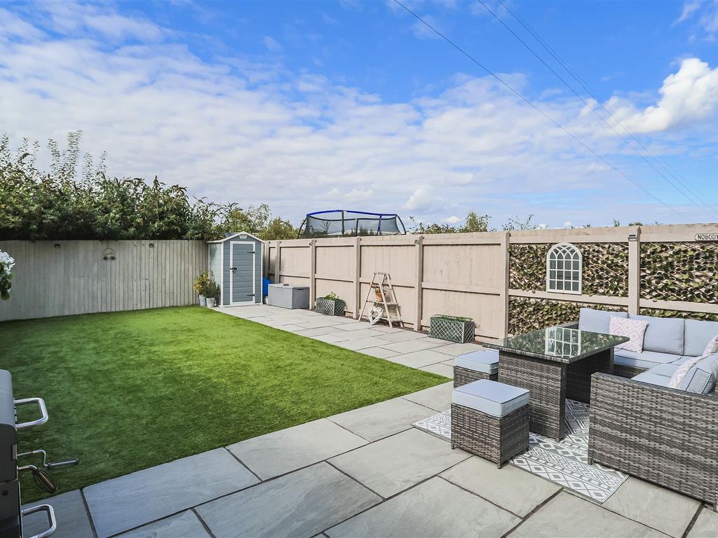 3 bed semidetached house for sale in Virginia Drive, Swinton