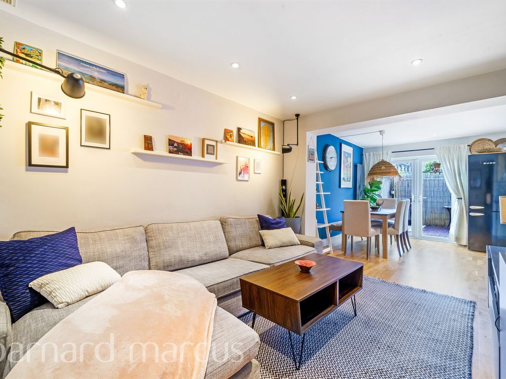 2 bed flat for sale in Wilkinson Way, London W4, £550,000 Zoopla