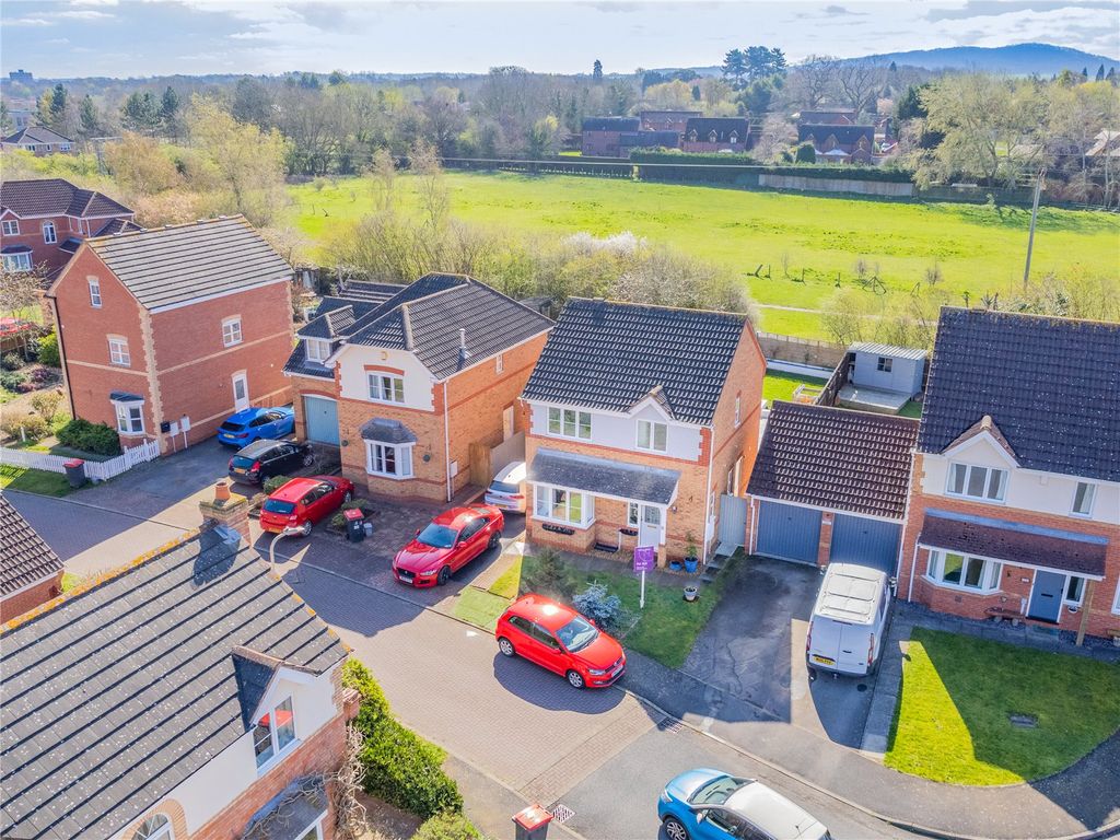 3 bed detached house for sale in Lintin Close, Bratton, Telford