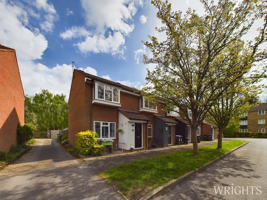 2 bed terraced house for sale in Wellington Drive, Welwyn Garden City