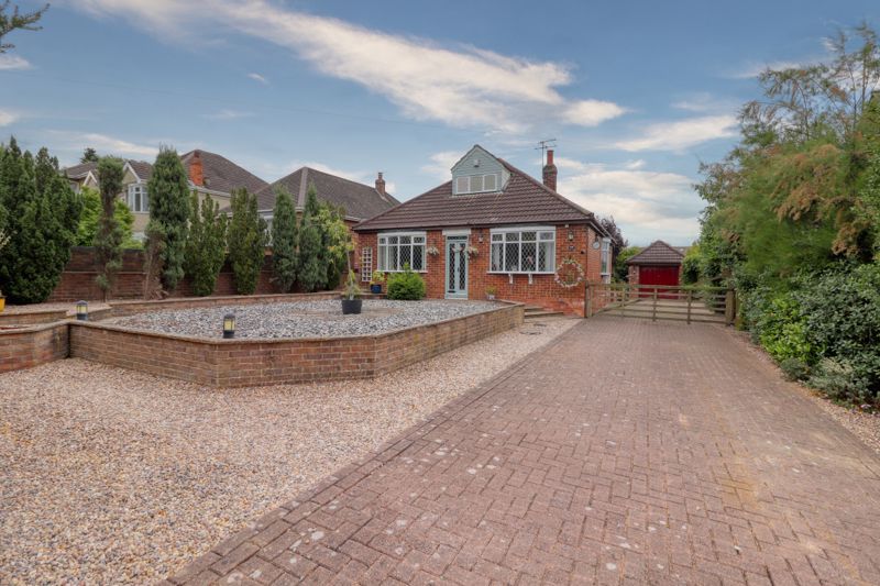 3 bed detached bungalow for sale in Moorwell Road, Bottesford