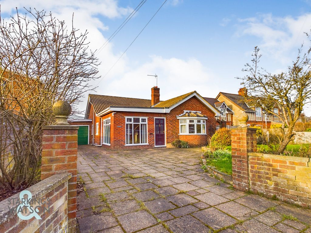 2 bed detached bungalow for sale in Martham Road, Rollesby, Great