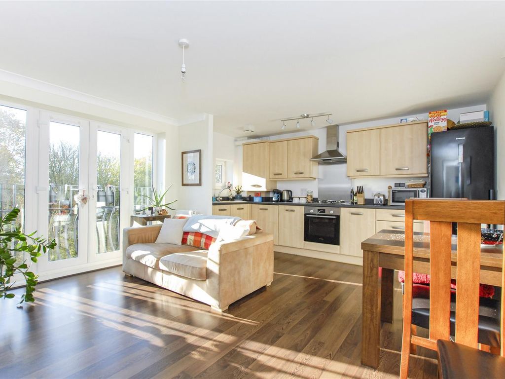 2 bed flat for sale in Crosby Gardens, Uxbridge UB8 Zoopla