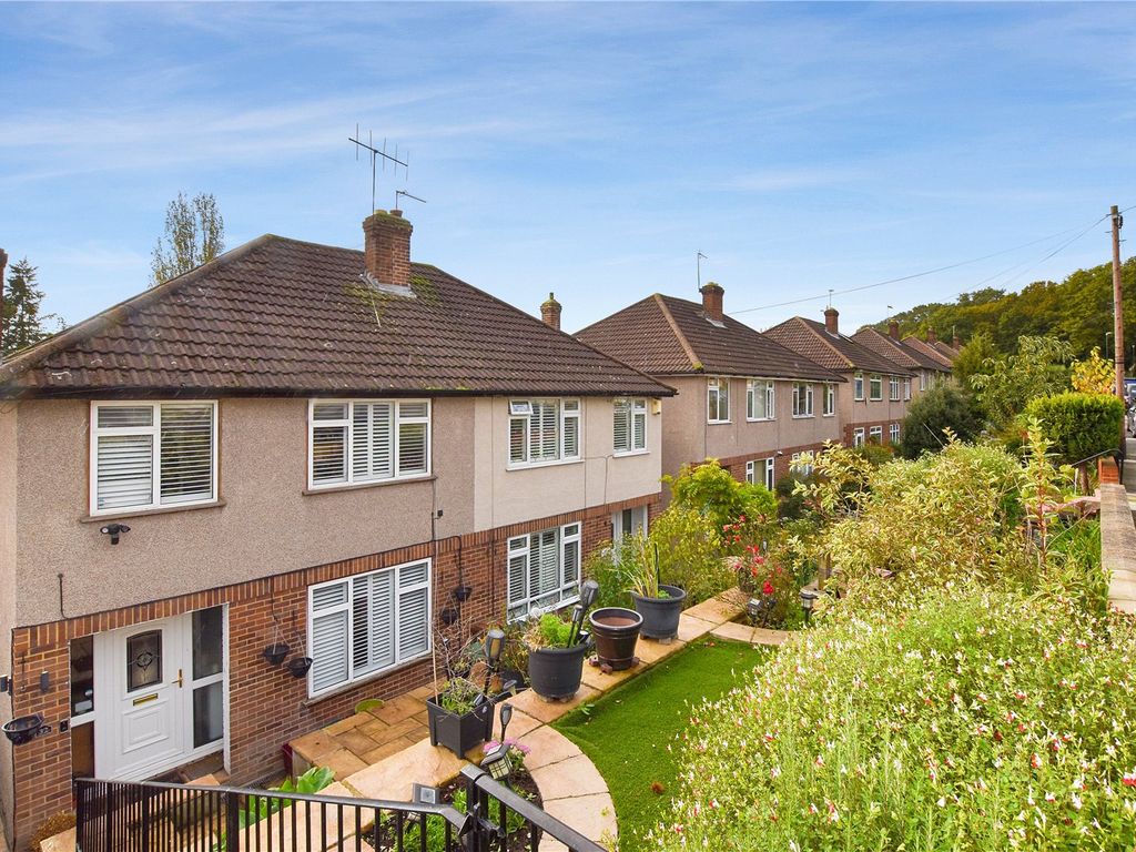 4 bed semidetached house for sale in Broom Mead, Bexleyheath DA6, £515,000 Zoopla