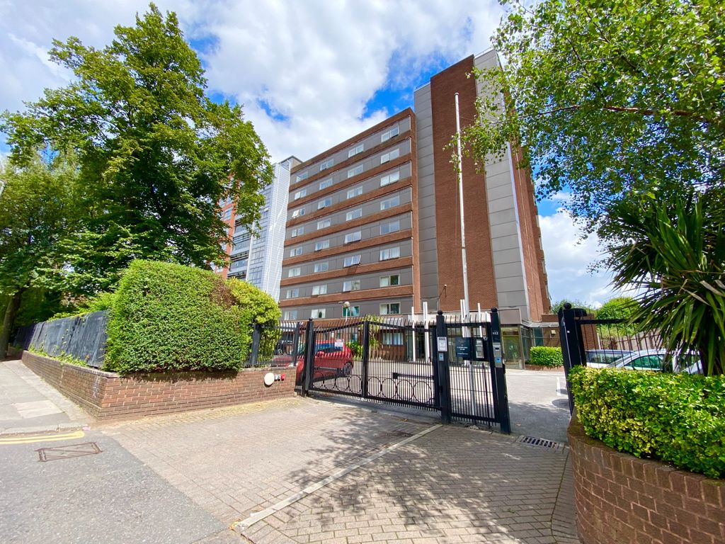 Studio to rent in Seymour Grove, Stretford M16 Zoopla