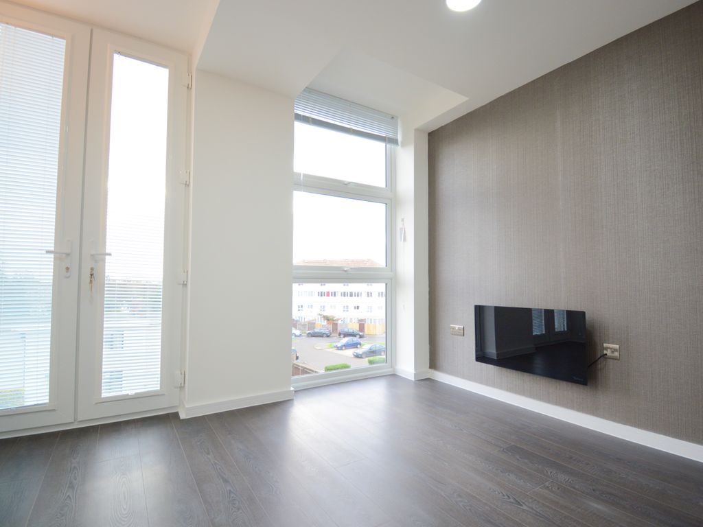 1 bed flat to rent in Elmwood Avenue, Feltham, Greater London TW13 Zoopla