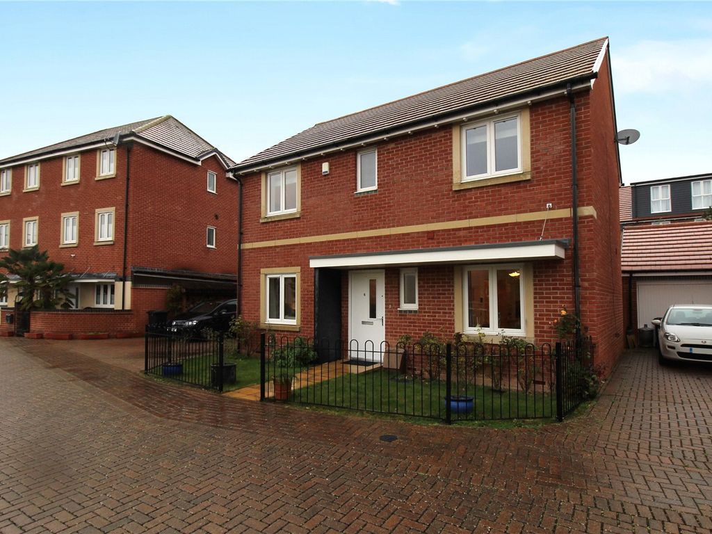 4 bed detached house for sale in St. Catherine Road, Basingstoke