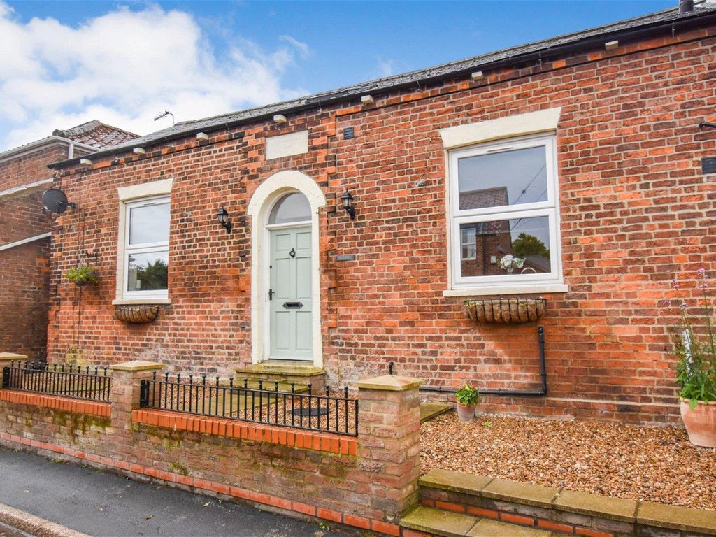 2 bed cottage for sale in Chapel Street, Goxhill, BarrowUponHumber
