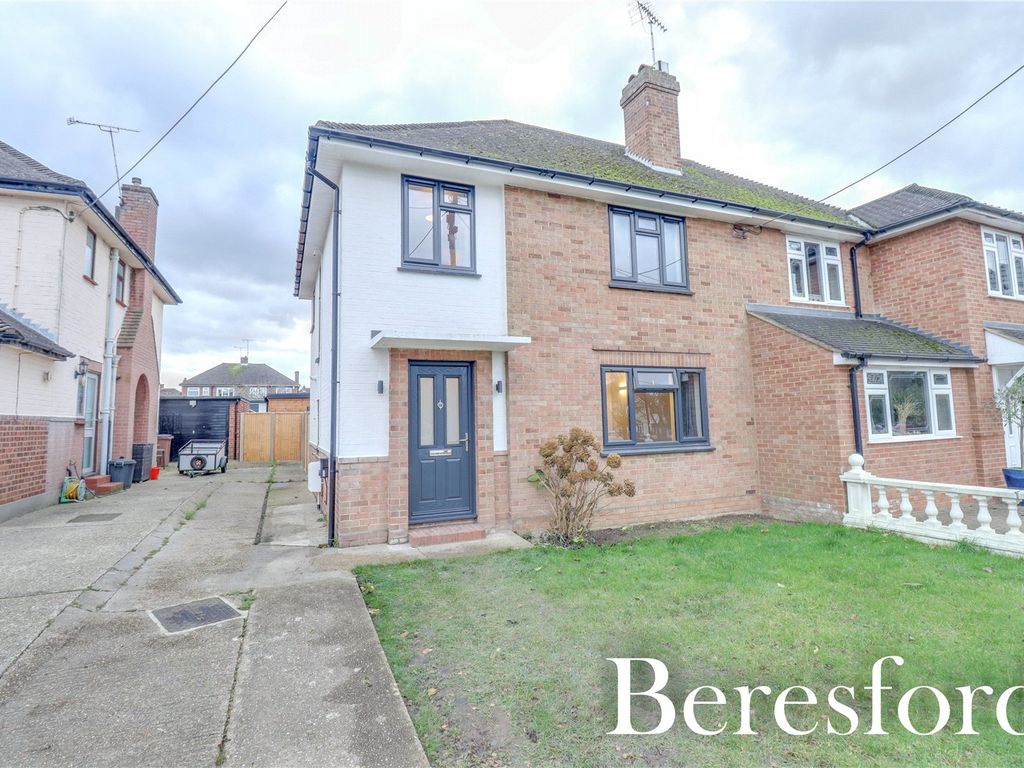 3 bed semidetached house for sale in Rayleigh Road, Hutton CM13, £