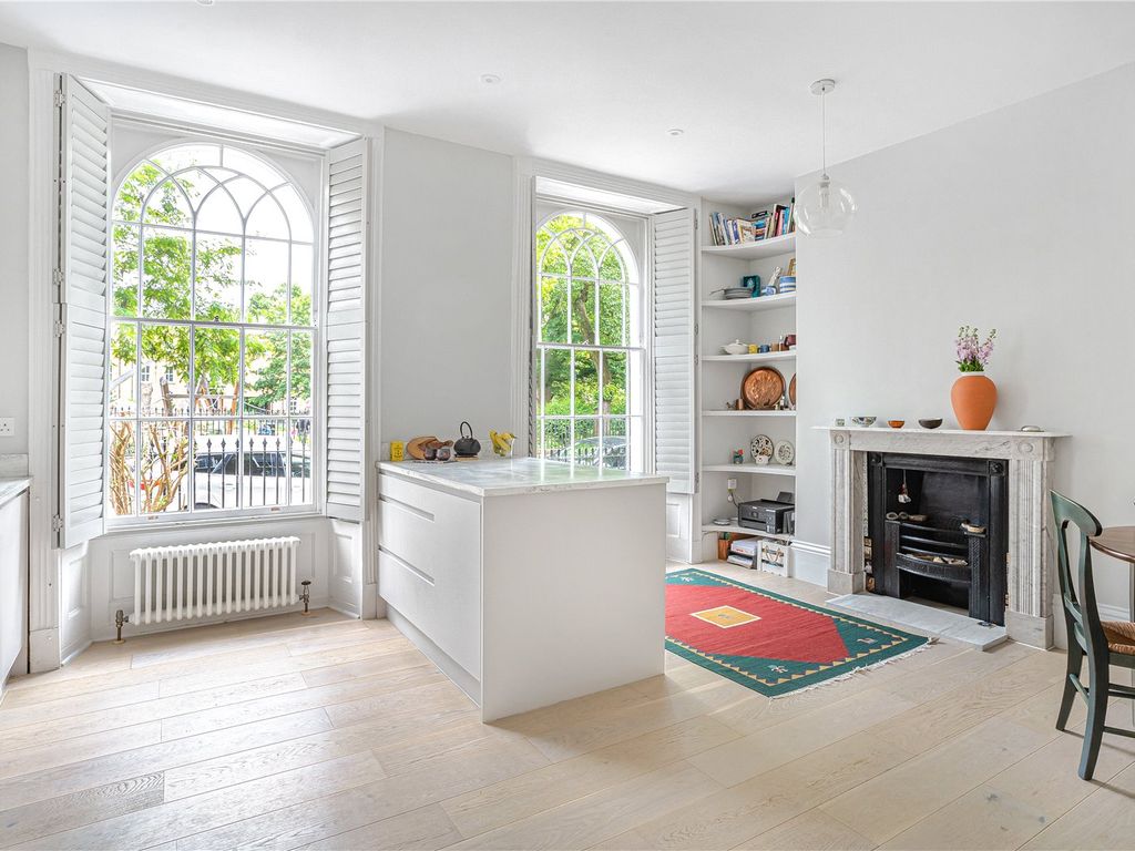 3 bed flat for sale in Clapton Square, Clapton, Hackney E5, £875,000