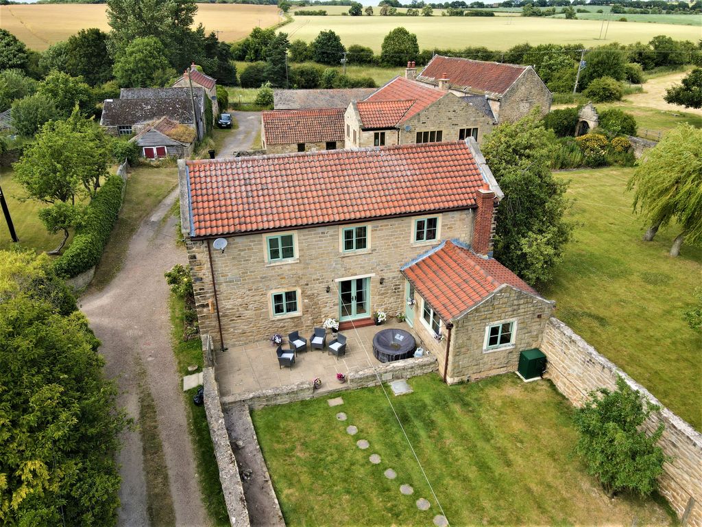 4 bed barn conversion for sale in Firsby Lane, Off Garden Lane