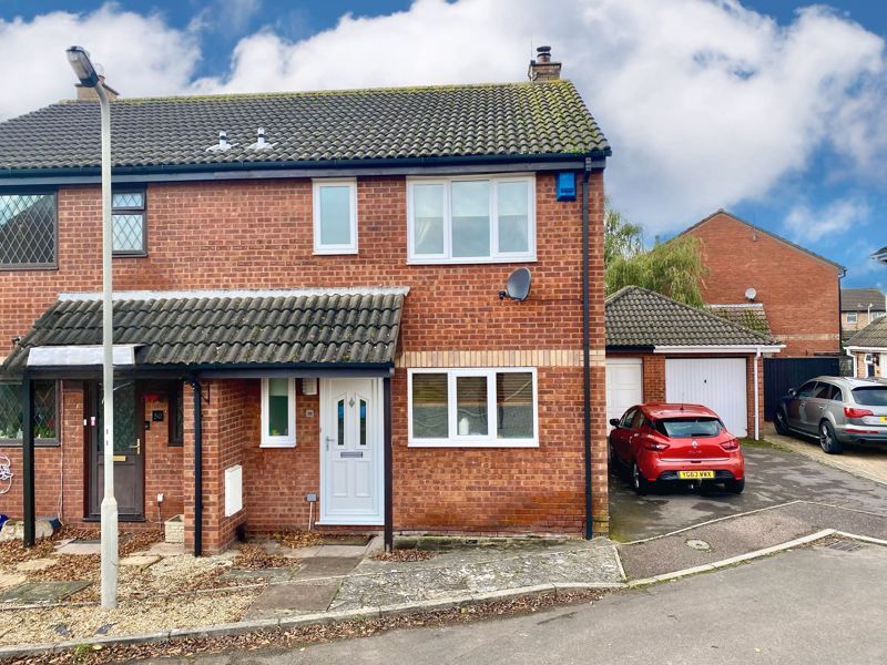 3 bed semidetached house to rent in Tyne Park, Taunton TA1, £1,200 pcm