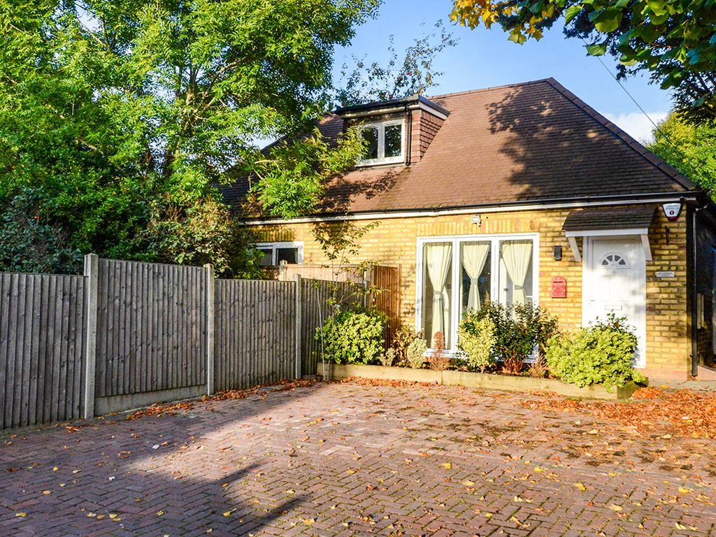 3 bed bungalow for sale in Hallowell Road, Northwood HA6 Zoopla