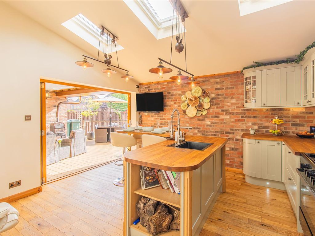 4 bed detached house for sale in Browns Lane, Allesley, Coventry CV5, £540,000 Zoopla