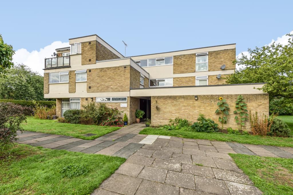 1 bed flat for sale in SunburyOnThames, Surrey TW16 Zoopla
