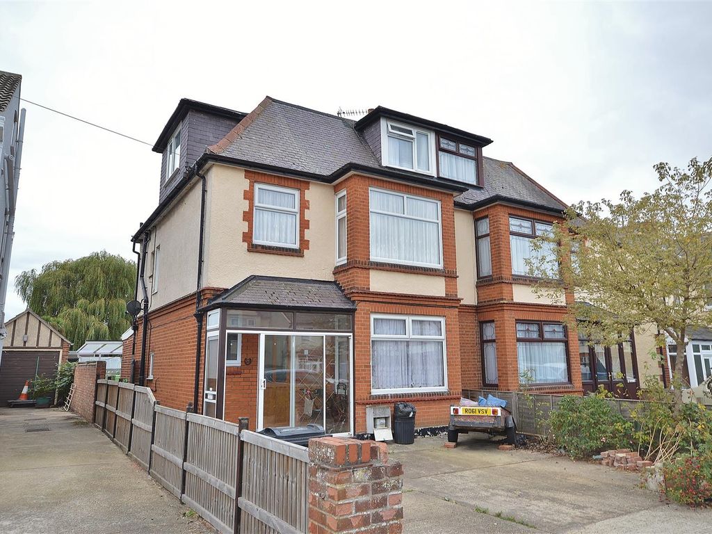 4 bed semidetached house for sale in West Avenue, ClactonOnSea CO15