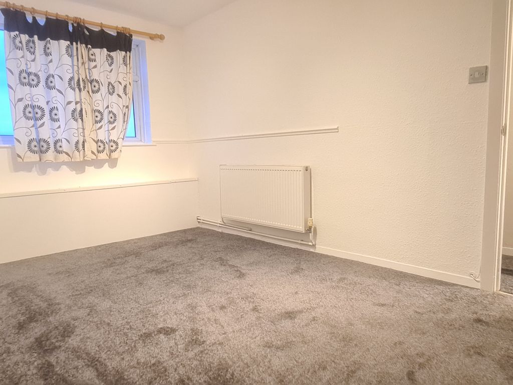 2 bed flat to rent in 77A Lodge Lane, Grays RM17 Zoopla