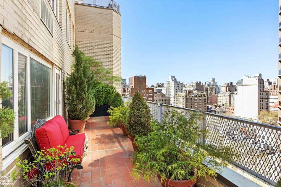 Studio for sale in 166 E 63rd St 16c, New York, Ny 10065, Usa, £