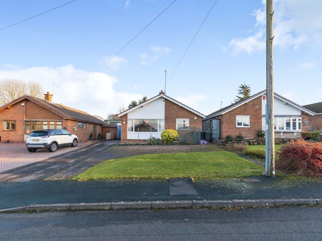 2 bed detached bungalow for sale in vale close, eastwood, nottingham ng16