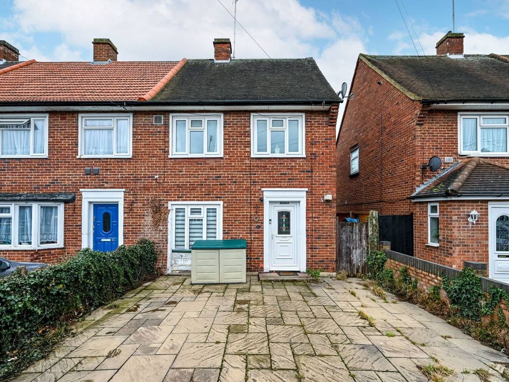 3 bed end terrace house for sale in Lichfield Road, Hounslow TW4, £