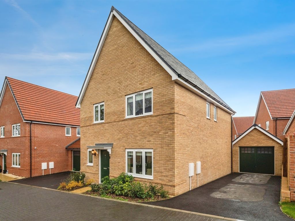 4 bed detached house for sale in St. Johns Road, Goffs Oak, Waltham