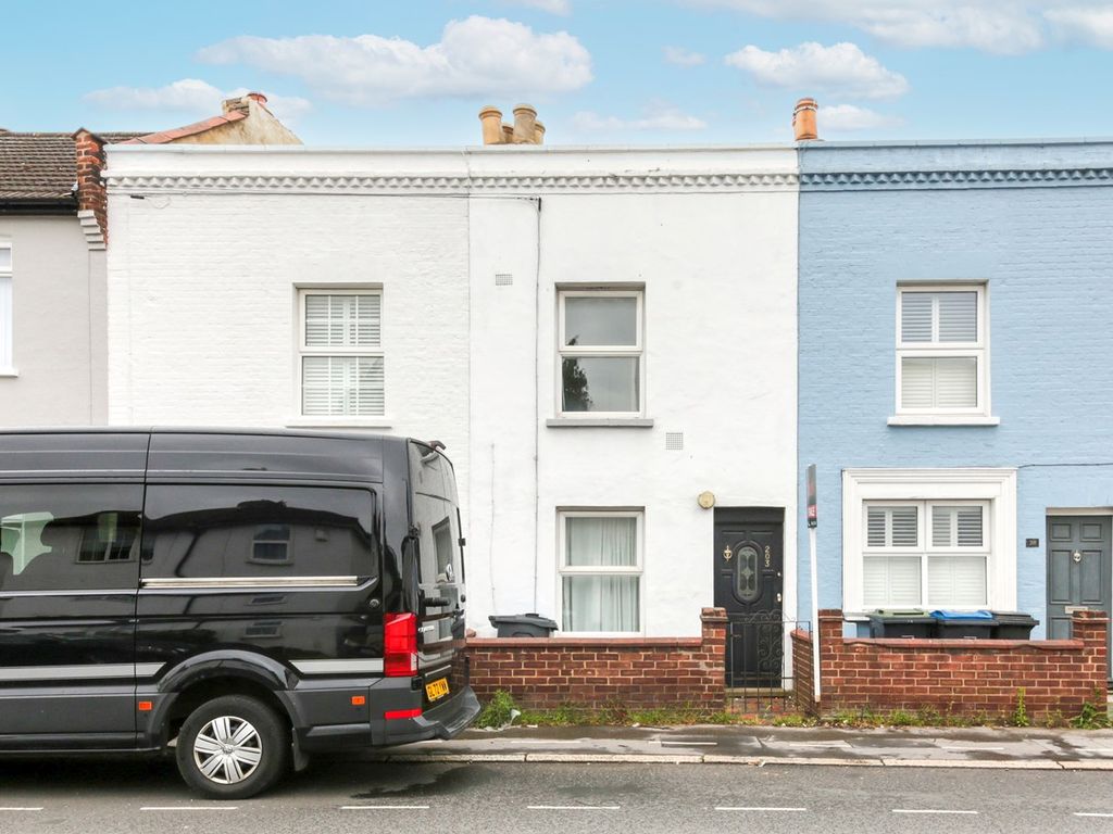2 bed terraced house for sale in Gloucester Road, Croydon CR0, £375,000