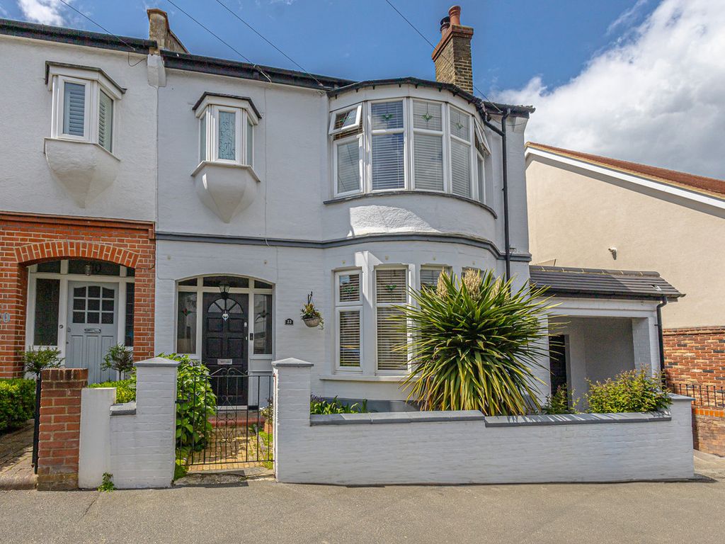 New home, 3 bed semidetached house for sale in Eastwood Boulevard, WestcliffOnSea SS0, £