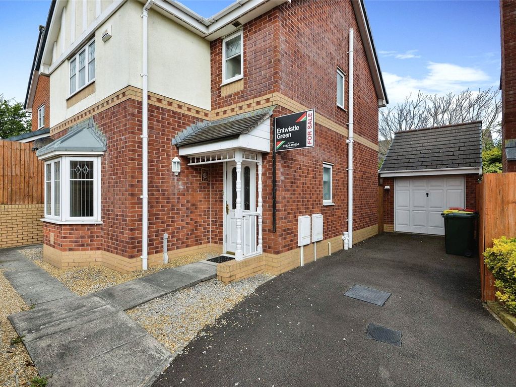 3 bed detached house for sale in Goldfinch Close, Heysham, Morecambe