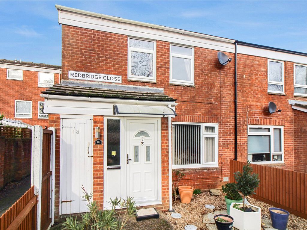 2 bed end terrace house for sale in Redbridge Close, Lordswood, Kent