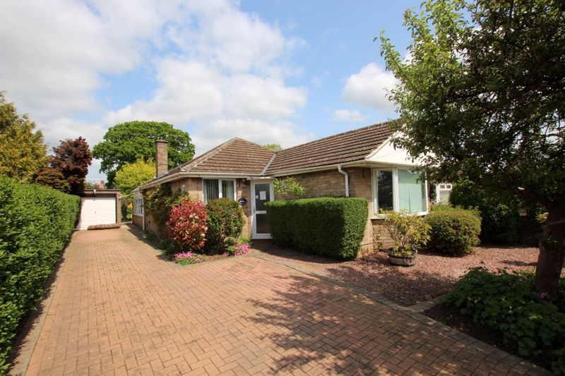 3 bed detached bungalow for sale in Dashwood Avenue, Yarnton